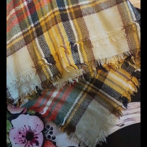 Large Plaid Scarf or Wrap - Picture 2 of 3